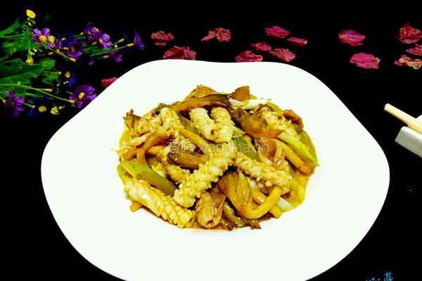 鲜菇芹菜鱿鱼丝的做法图解11