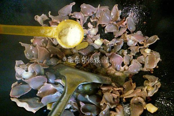 辣椒炒鸡胗的做法图解8