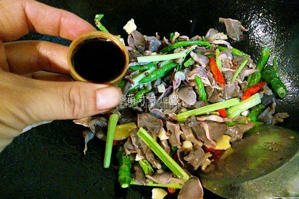 辣椒炒鸡胗的做法图解12