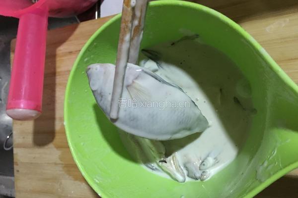 油炸小酥鱼的做法图解5