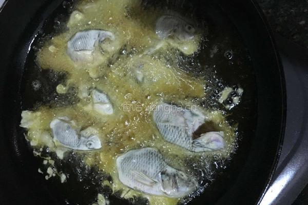 油炸小酥鱼的做法图解6