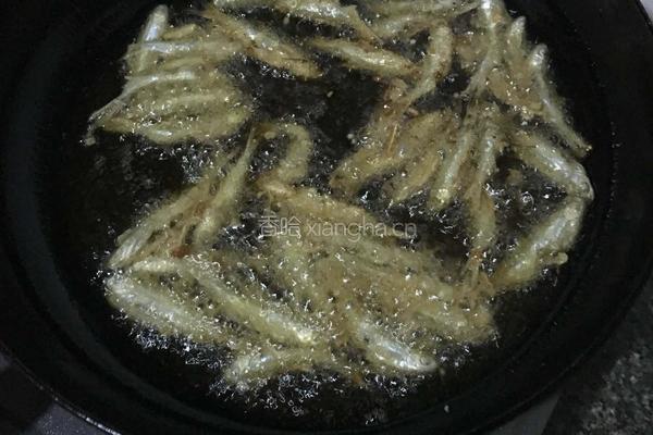 油炸小酥鱼的做法图解8