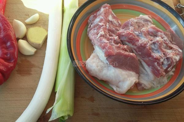 大葱炒羊肉片的做法图解1