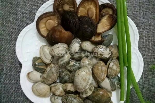 花甲香菇汤的做法图解1