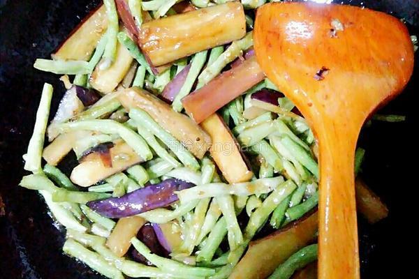 瘦肉豆角烧茄子的做法图解8