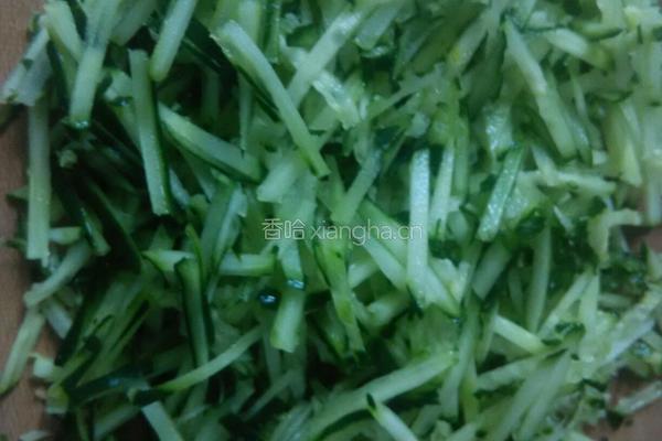 黄瓜馅饼的做法图解2