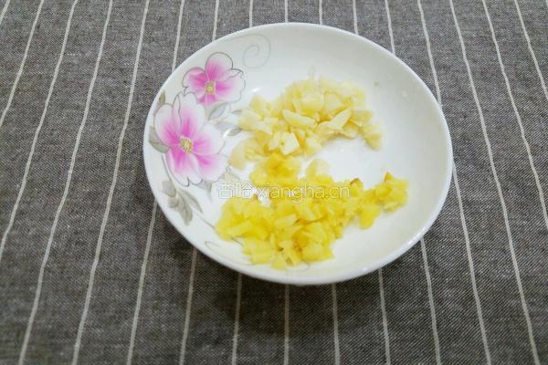 西兰花炒山药的做法图解4