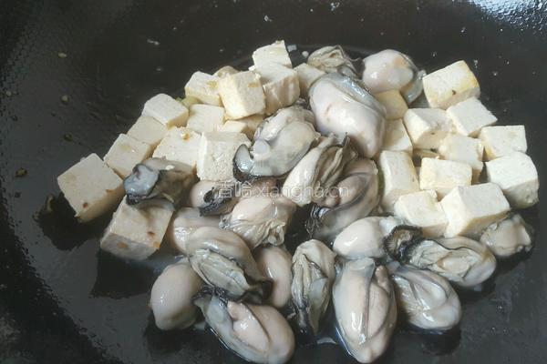海蛎焖豆腐的做法图解4
