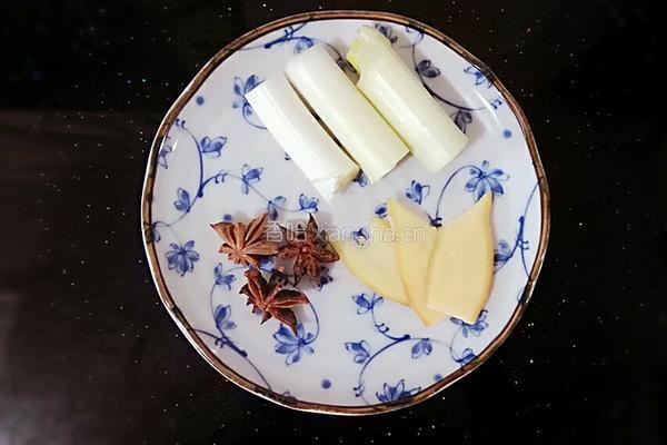 咖喱牛肉面的做法图解2