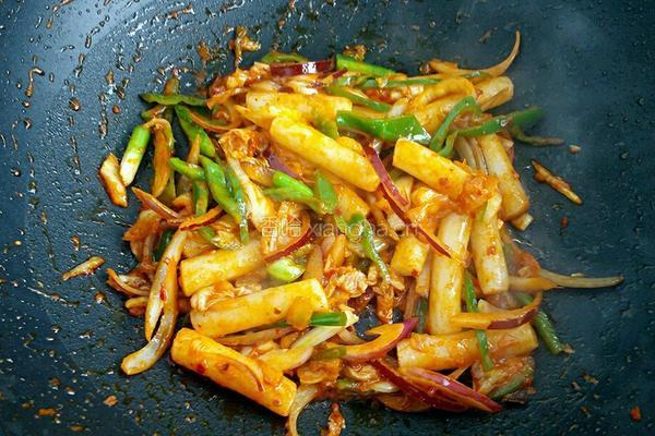 韩国辣白菜炒年糕的做法图解6