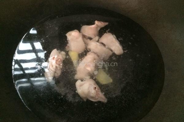 莲藕黄豆猪蹄汤的做法图解2