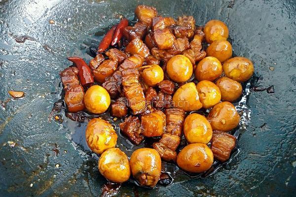 红烧肉炖蛋的做法图解11