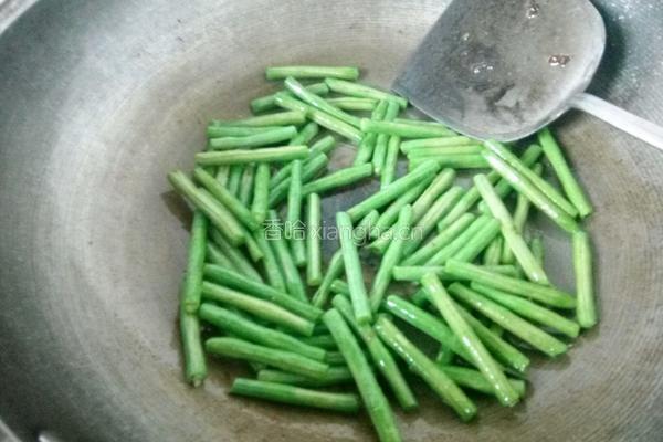 豇豆西红柿的做法图解4