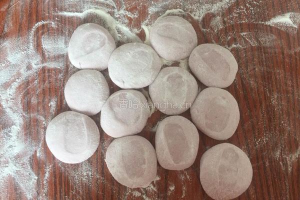 紫薯玫瑰花卷的做法图解5