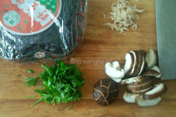 紫菜鲜菇汤的做法图解1