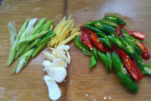 豆豉双椒炒鹅肉的做法图解2