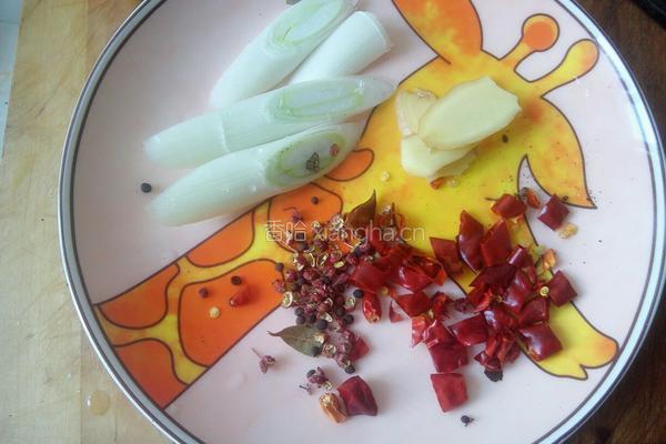 鸡骨架炖土豆的做法图解4
