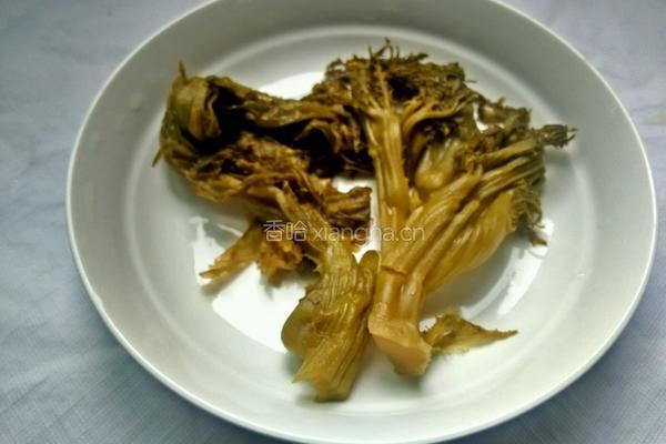 鲢鱼头尾汤的做法图解3