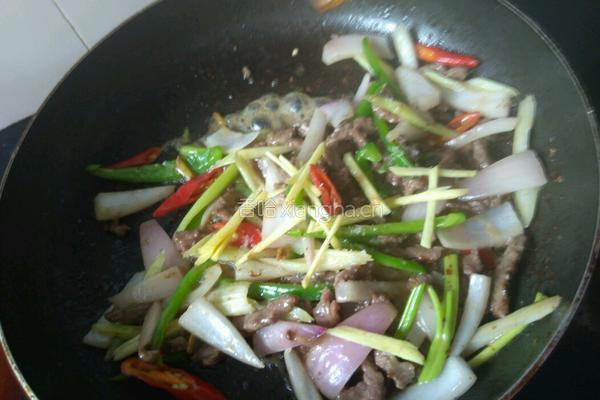 牛肉炒生姜的做法图解8