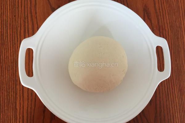 奶酪披萨的做法图解1
