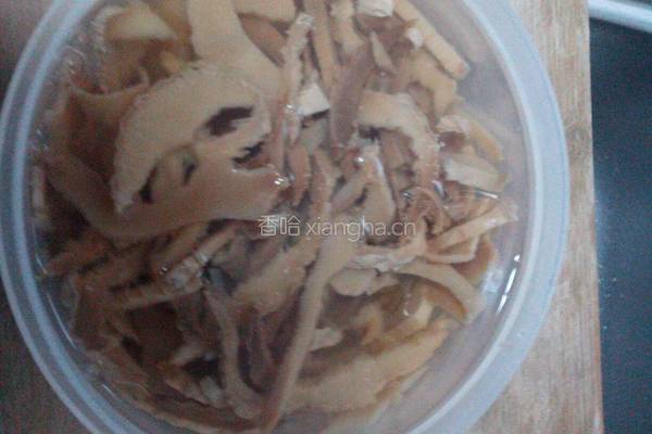 干笋炒腊肉的做法图解2
