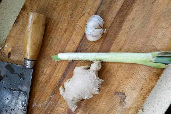 老板鱼炖豆腐的做法图解1