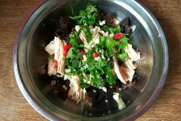 凉拌腐竹黑木耳的做法图解6
