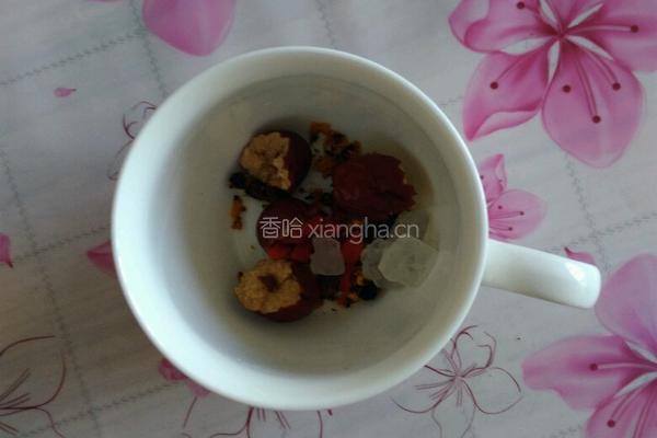 雪菊枸杞茶的做法图解2