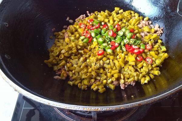 酸菜豆米的做法图解6