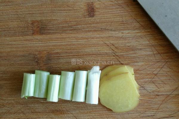 排骨炖海菜的做法图解2