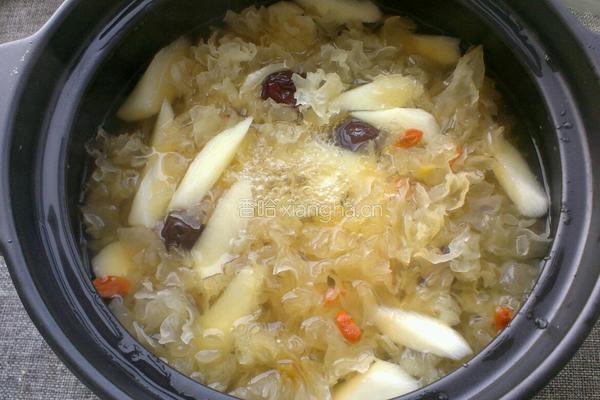 山药银耳汤的做法图解5