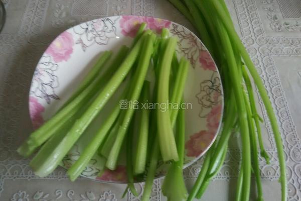 芹菜肉馅饼的做法图解2