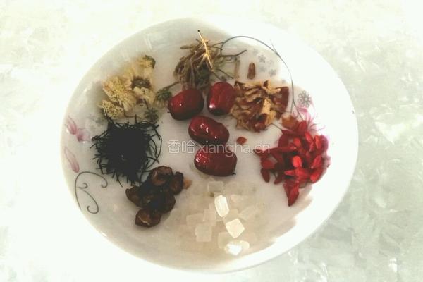 金银花八宝茶的做法图解2