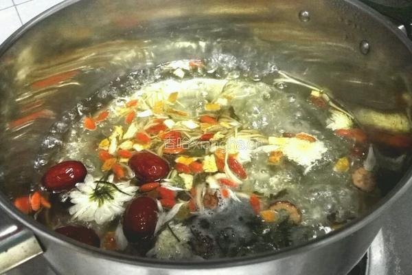 金银花八宝茶的做法图解4