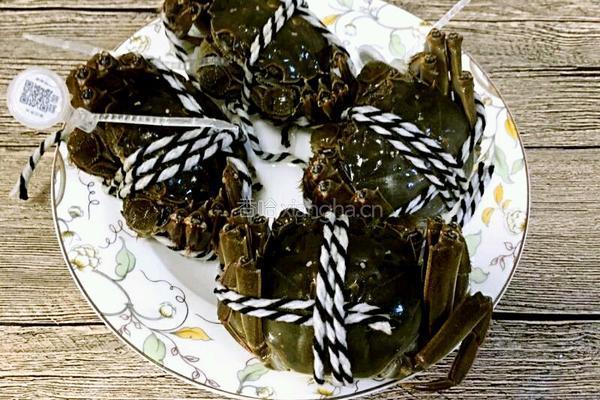 清蒸大闸蟹的做法图解1