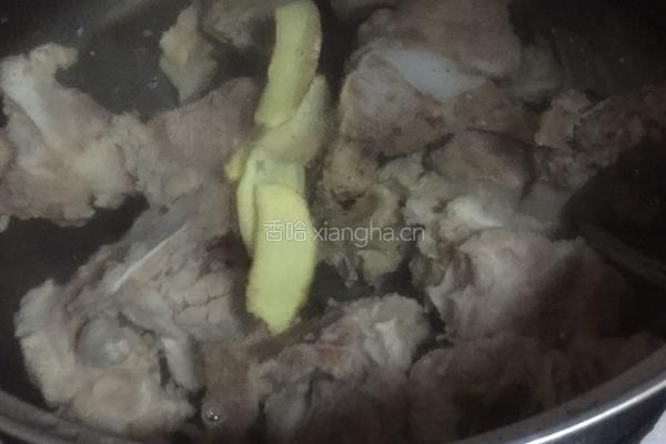 松茸棒骨养生汤的做法图解4