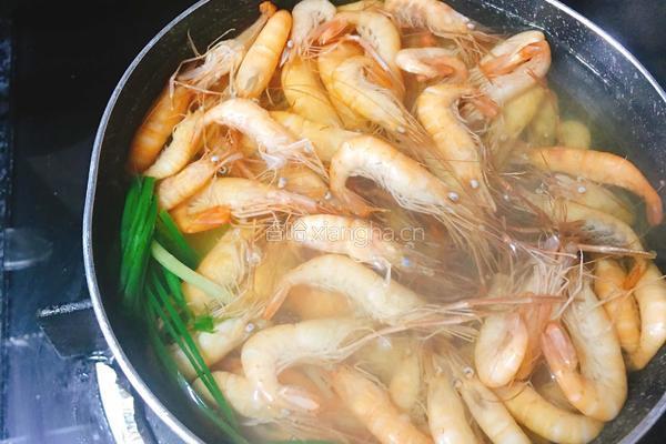 奶香青豆煨河虾的做法图解5