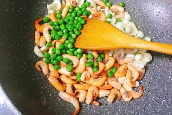 奶香青豆煨河虾的做法图解10