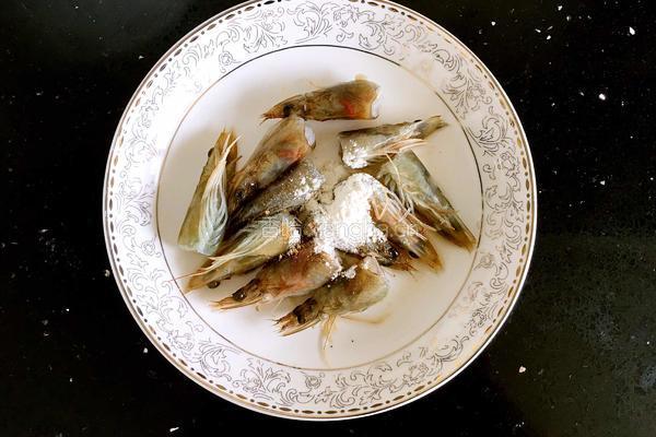 油炸虾头的做法图解4