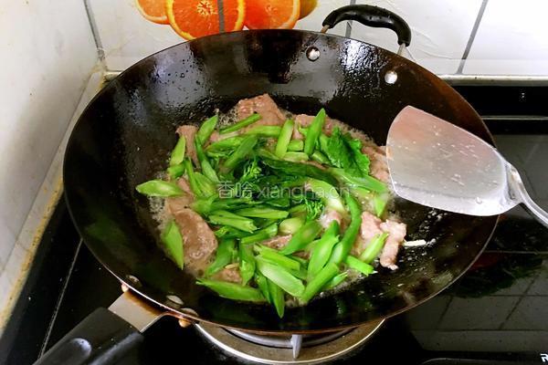 牛肉炒芥兰的做法图解9