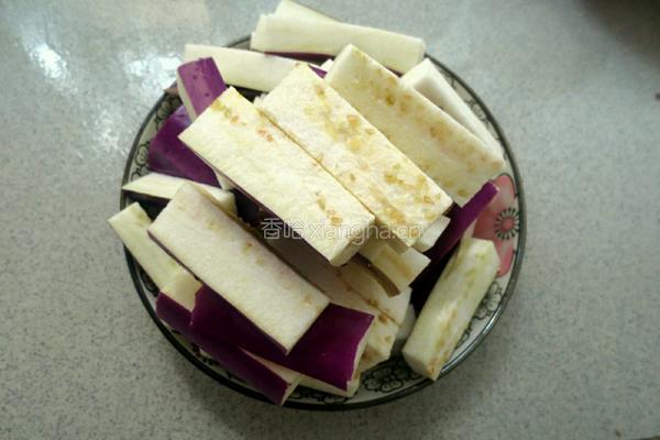 剁椒焖茄子的做法图解2