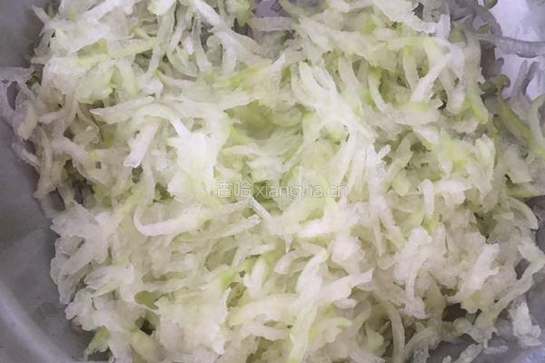 羊肉冬瓜水饺的做法图解1