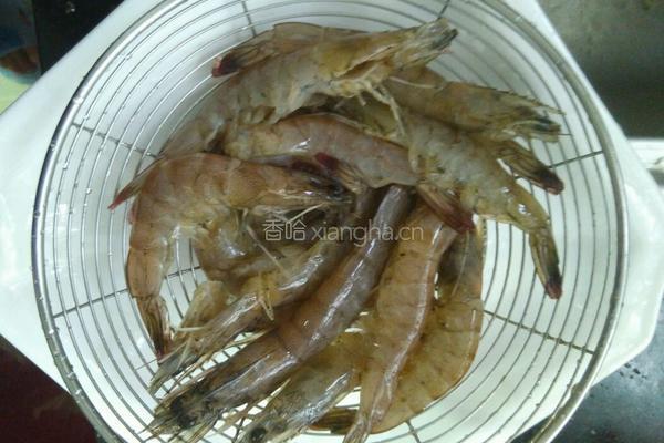 茄汁元宝虾的做法图解1
