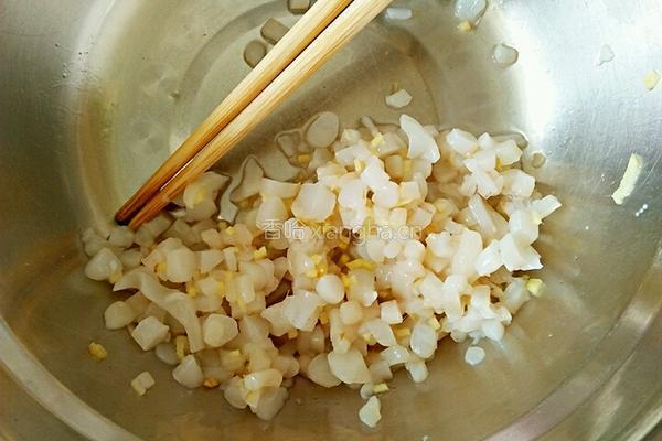 鱿鱼饺子的做法图解2