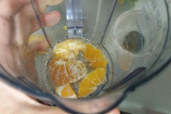 青橘蜜气泡水的做法图解3