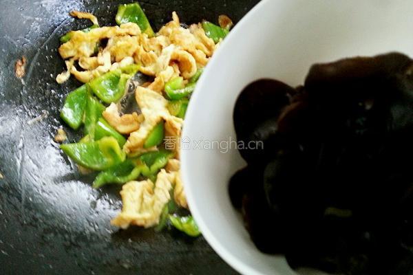 菜椒木耳炒鸡蛋的做法图解9