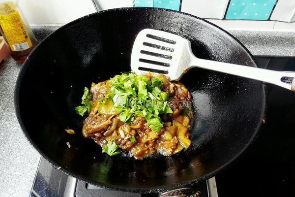 蜂蜜烧茄子的做法图解12