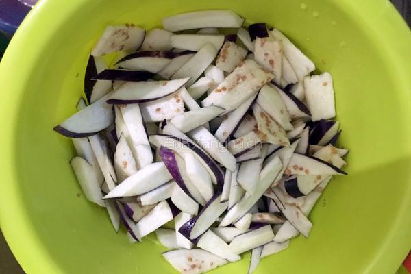 杭椒烧茄子的做法图解3