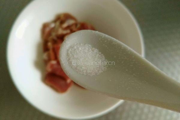 酸菜牛肉的做法图解1