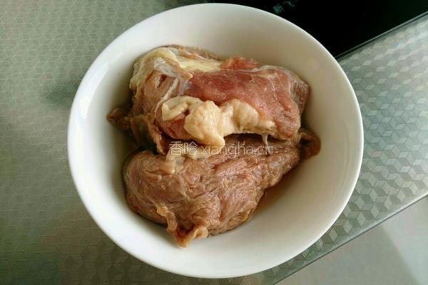 番茄土豆牛肉的做法图解1